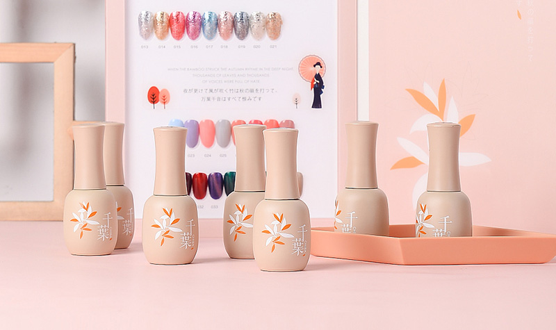 众多品牌推出指甲油指尖上的世界 众多品牌推出指甲油指尖上的世界